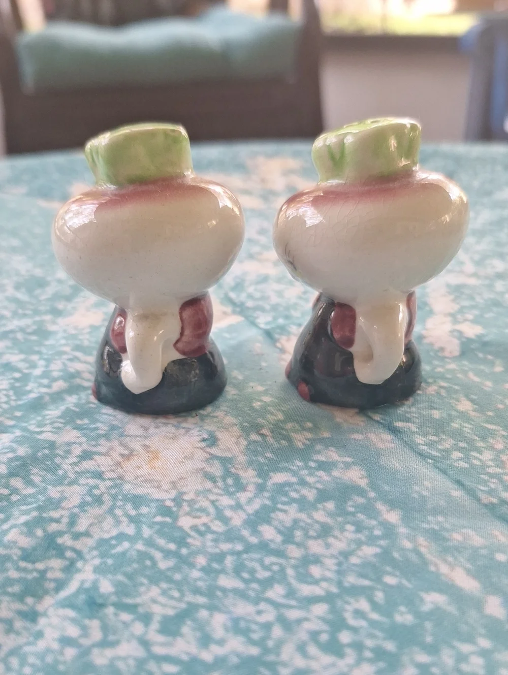 Anthropomorphic Vintage Cute Green-Hat Ceramic Radish Salt and Pepper Shaker Set